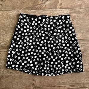 garage black and white floral mini skirt 🖤